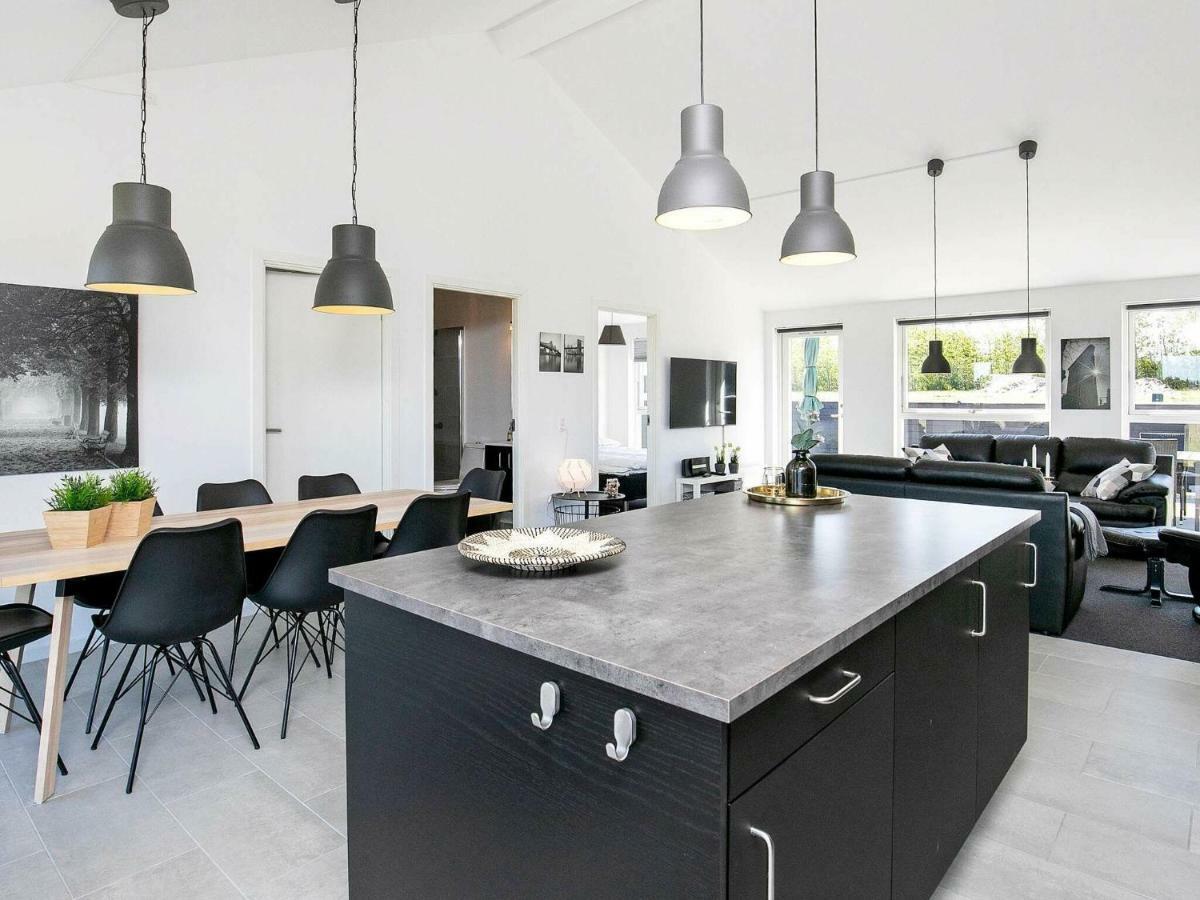 6 Person Holiday Home In L Kken Лёккен Экстерьер фото